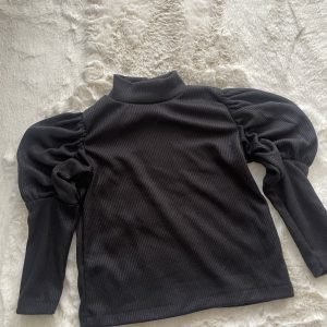 Shirt met pofmouwen zwart